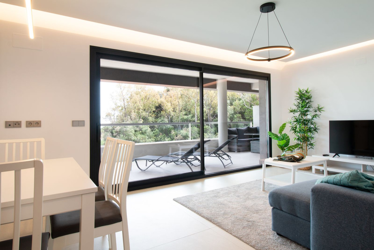 https://cdn.resales-online.com/public/8y6lh34q58/properties/92159a1880c611ee8fbe0217bc231ef4/w1200/1-7980e48d732b6fc85c14b43b94d2aa54.jpg?v=1699734742