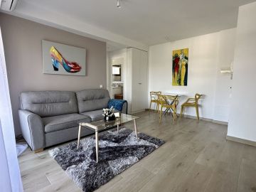 https://cdn.resales-online.com/public/5wiopor8ch/properties/1a0804186aa111eea6080217bc231ef4/w1200/3-e898b2bb2a2fdfd06d2c39894dce8316.jpg?v=1697302457