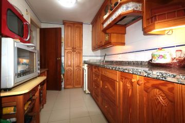 https://cdn.resales-online.com/public/swt24est18/properties/5401fbea48d511eea6080217bc231ef4/w1200/17-dd5fcd4f0eb487dfa3803f7e20814c0e.jpg?v=1697534903