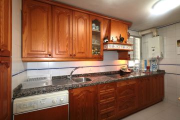 https://cdn.resales-online.com/public/swt24est18/properties/5401fbea48d511eea6080217bc231ef4/w1200/4-c23c0f86247804fa50226aecd8b0b2c8.jpg?v=1697534903