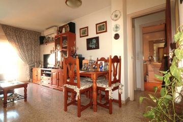 https://cdn.resales-online.com/public/swt24est18/properties/5401fbea48d511eea6080217bc231ef4/w1200/6-241328e1bcc9c0d8ce1222beb6c967a8.jpg?v=1697534903