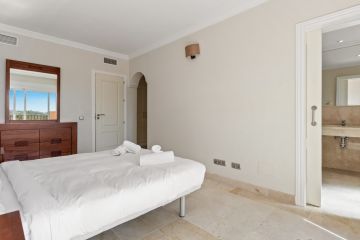 https://cdn.resales-online.com/public/1k5stslnpi/properties/370d130385d311eeb0180217bc231ef4/w1200/13-5fd73dea700db77384c091ca9818b1a9.jpg?v=1700288870