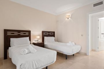 https://cdn.resales-online.com/public/1k5stslnpi/properties/370d130385d311eeb0180217bc231ef4/w1200/15-11d12f2f454f2f5e9b981fdd8b901d51.jpg?v=1700288870
