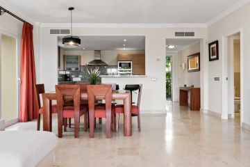 https://cdn.resales-online.com/public/1k5stslnpi/properties/370d130385d311eeb0180217bc231ef4/w1200/18-cc72f169493c096e712837ff5d8b6e41.jpg?v=1700288870