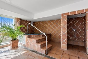 https://cdn.resales-online.com/public/1k5stslnpi/properties/370d130385d311eeb0180217bc231ef4/w1200/22-bcf8e6250e0bab365f900a8ac31ac040.jpg?v=1700288870
