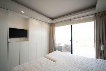https://cdn.resales-online.com/public/9figpa9i1f/properties/393e979e854611eeb0180217bc231ef4/w1200/4-c23c0f86247804fa50226aecd8b0b2c8.jpg?v=1700230286
