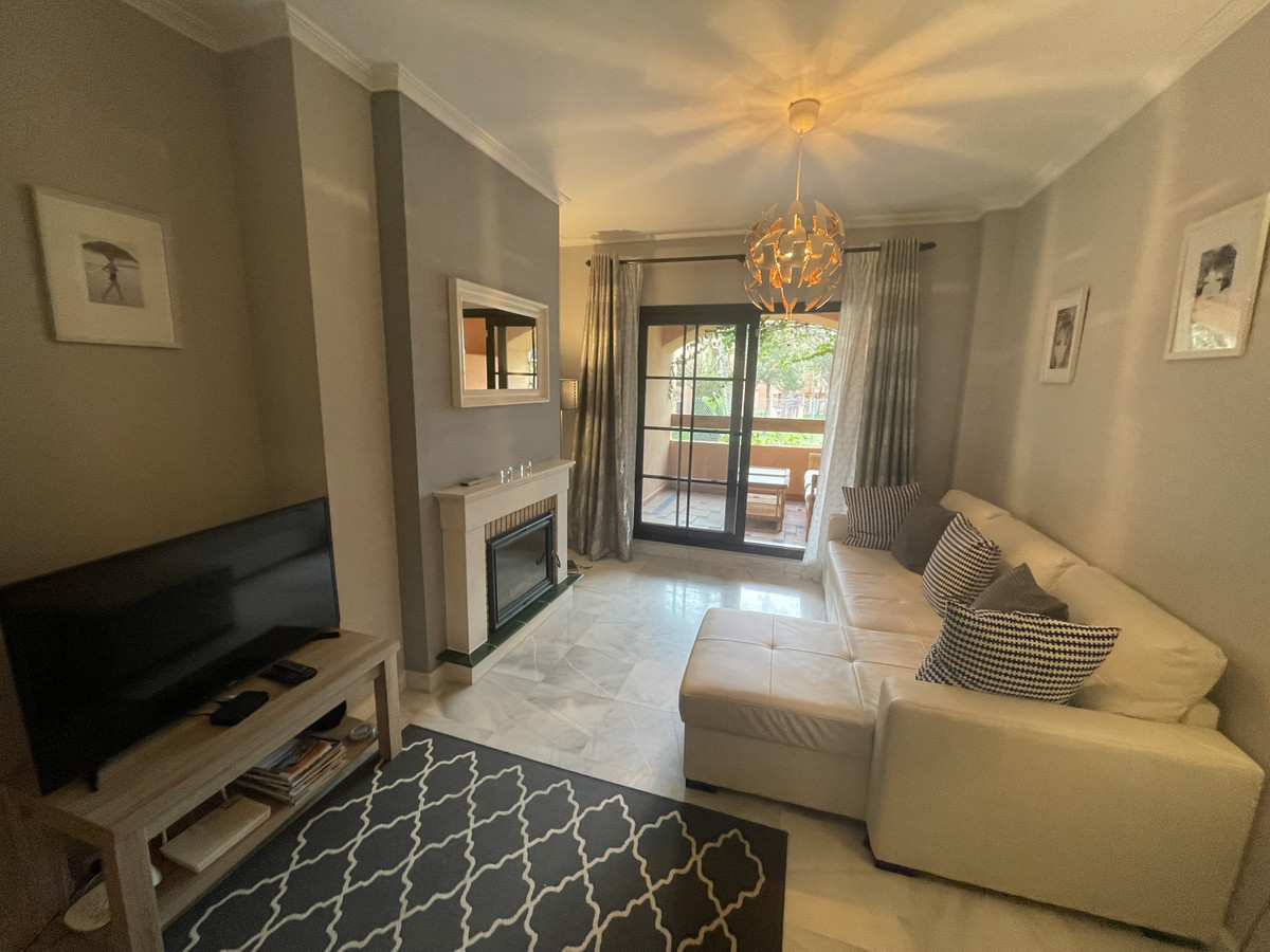 https://cdn.resales-online.com/public/5em70cvk9j/properties/e32a937e83ac11eeb0180217bc231ef4/w1200/1-7980e48d732b6fc85c14b43b94d2aa54.jpg?v=1700052506