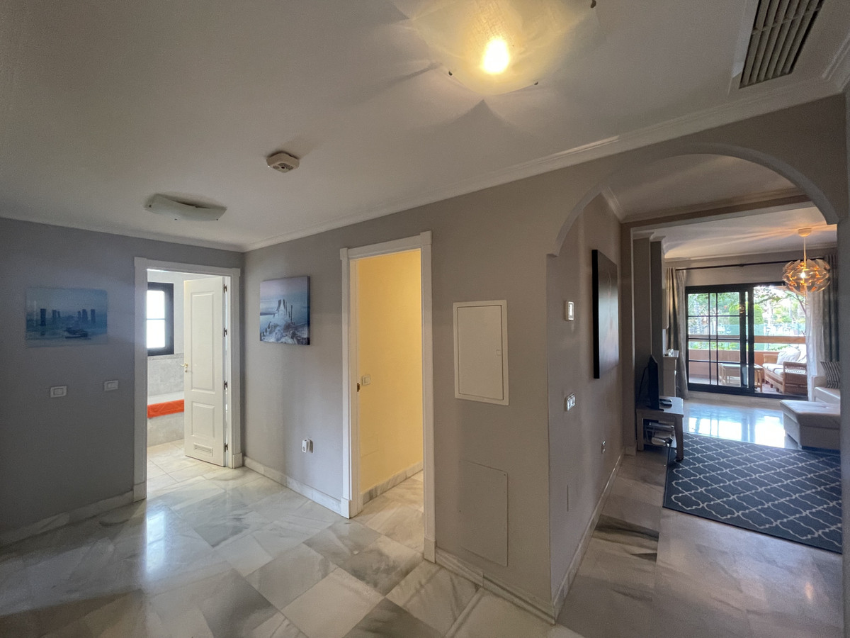 https://cdn.resales-online.com/public/5em70cvk9j/properties/e32a937e83ac11eeb0180217bc231ef4/w1200/9-467d0cee5b725f3ef65f102a0c2e69c0.jpg?v=1700052506