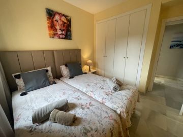 https://cdn.resales-online.com/public/5em70cvk9j/properties/e32a937e83ac11eeb0180217bc231ef4/w1200/15-11d12f2f454f2f5e9b981fdd8b901d51.jpg?v=1700052506