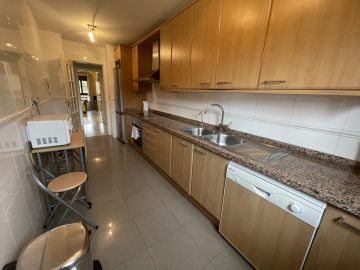https://cdn.resales-online.com/public/5em70cvk9j/properties/e32a937e83ac11eeb0180217bc231ef4/w1200/18-cc72f169493c096e712837ff5d8b6e41.jpg?v=1700052506