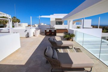 https://cdn.resales-online.com/public/ee6weu4d1c/properties/f5eabe51629d11eea6080217bc231ef4/w1200/21-2c707e7c511429b4f8ec4ee5f221ddb6.jpg?v=1696421490
