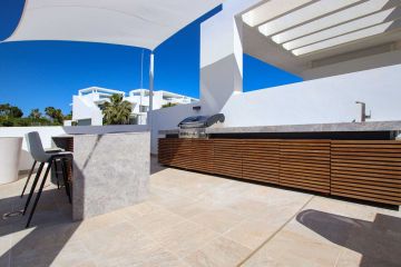 https://cdn.resales-online.com/public/ee6weu4d1c/properties/f5eabe51629d11eea6080217bc231ef4/w1200/22-bcf8e6250e0bab365f900a8ac31ac040.jpg?v=1696421490