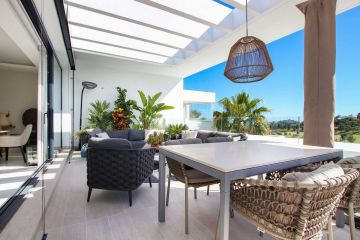 https://cdn.resales-online.com/public/ee6weu4d1c/properties/f5eabe51629d11eea6080217bc231ef4/w1200/4-c23c0f86247804fa50226aecd8b0b2c8.jpg?v=1696421490