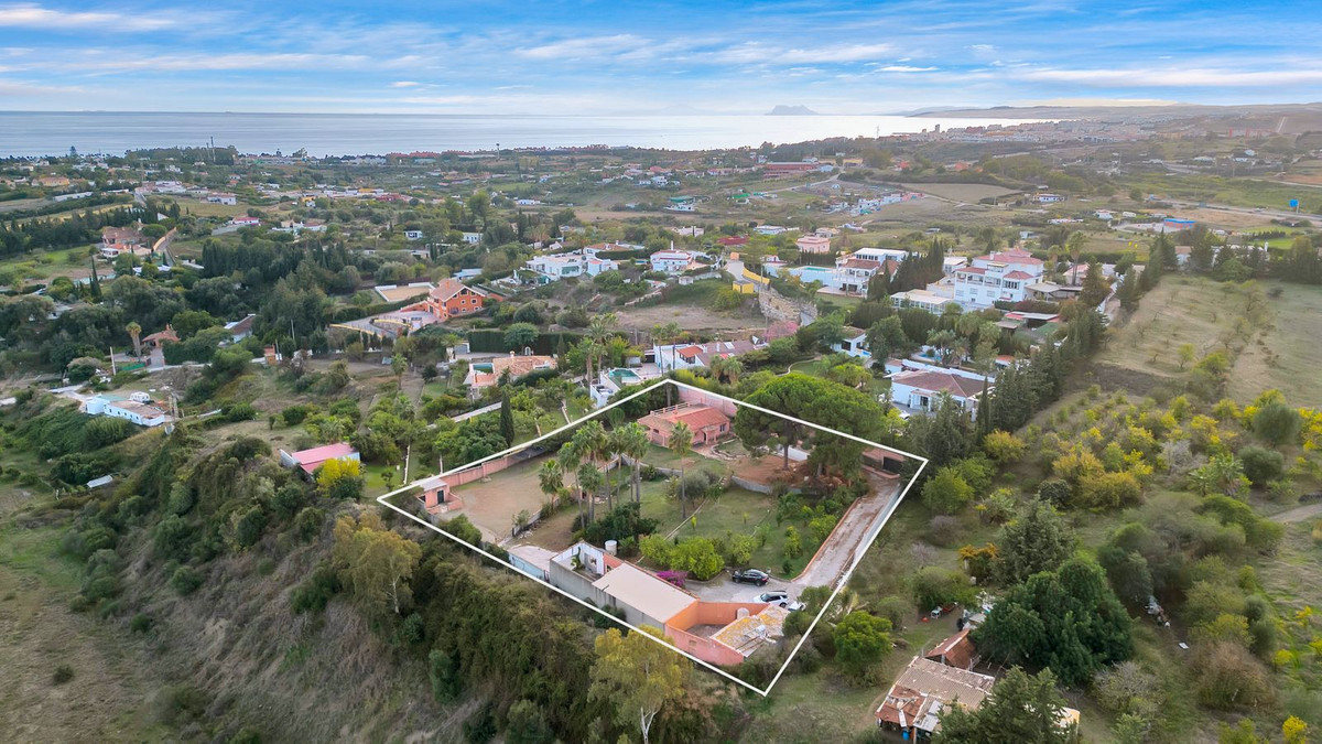 https://cdn.resales-online.com/public/0741nl4ih1/properties/97418bf8892011eeb0180217bc231ef4/w1200/1-7980e48d732b6fc85c14b43b94d2aa54.jpg?v=1700653201