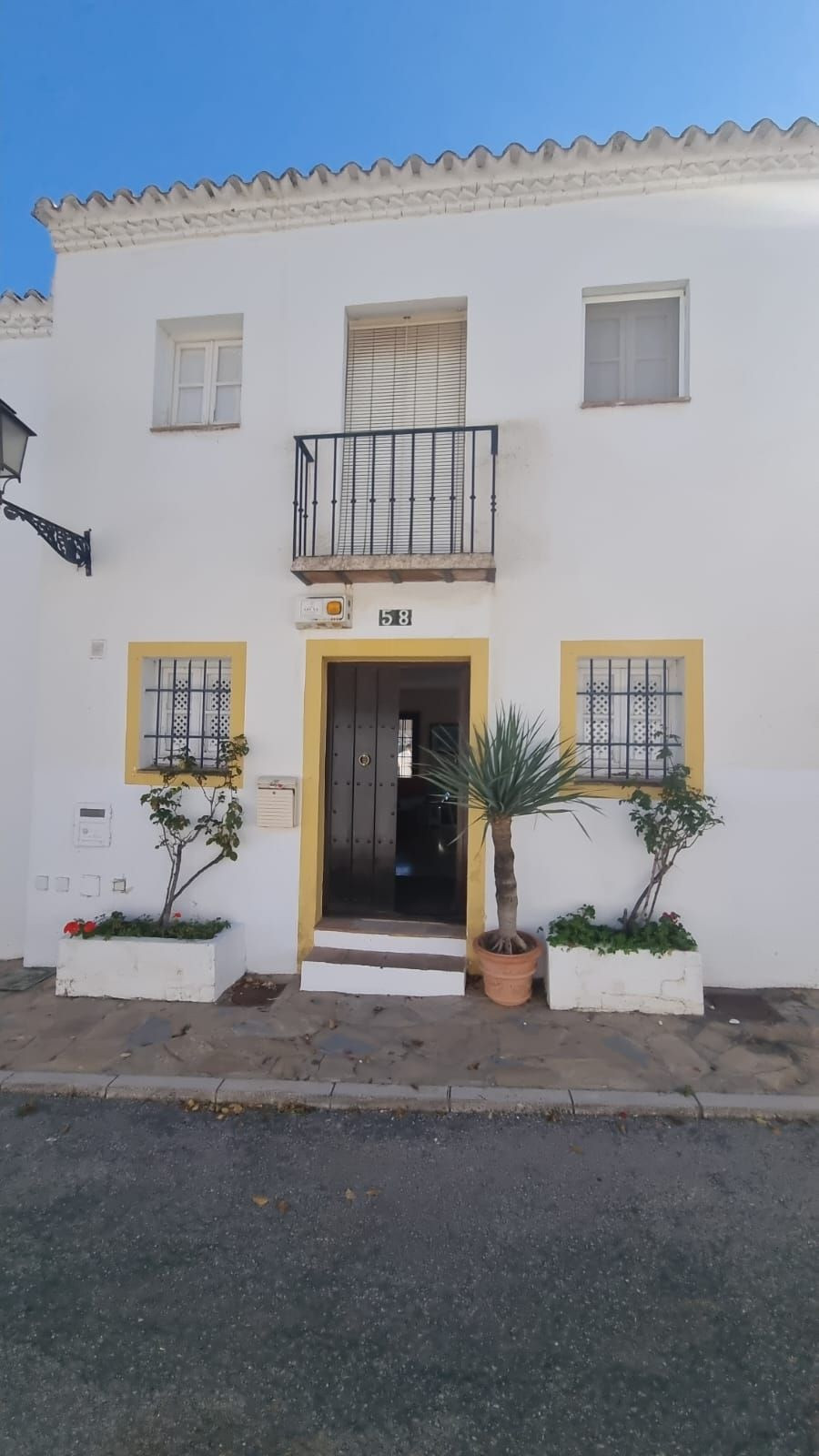 https://cdn.resales-online.com/public/egas3xm0bp/properties/9909392e933e11eeb0180217bc231ef4/w1200/1-7980e48d732b6fc85c14b43b94d2aa54.jpg?v=1701765148