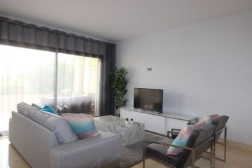 https://cdn.resales-online.com/public/4u8i2in212/properties/lwymruwysmicwjz/w1200/14-d70dc3102c00d7be0e872dfe1c1f86d7.jpg?v=1613492969