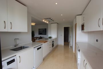 https://cdn.resales-online.com/public/4u8i2in212/properties/lwymruwysmicwjz/w1200/18-cc72f169493c096e712837ff5d8b6e41.jpg?v=1613492969