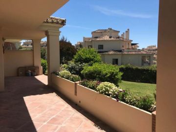 https://cdn.resales-online.com/public/4u8i2in212/properties/lwymruwysmicwjz/w1200/20-d1f7658cbe4ba6cd8666fec30fba80ad.jpg?v=1613492969