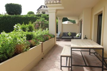 https://cdn.resales-online.com/public/4u8i2in212/properties/lwymruwysmicwjz/w1200/4-c23c0f86247804fa50226aecd8b0b2c8.jpg?v=1613492969