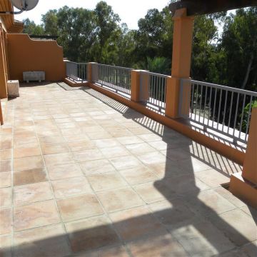 https://cdn.resales-online.com/public/3vj4stv61j/properties/nskfazmmxlxagbq/w1200/23-79897b85162c6a486c7a4d1eb46924dd.jpg?v=1675710676
