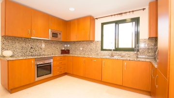 https://cdn.resales-online.com/public/v769rendpm/properties/rwroqeibcdsmhjy/w1200/14-d70dc3102c00d7be0e872dfe1c1f86d7.jpg?v=1608130947