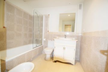 https://cdn.resales-online.com/public/92cqrna9i0/properties/zavodsrnyfobgvb/w1200/7-aa4cc561180b369757c0bb4af9886cd3.jpg?v=1613129459