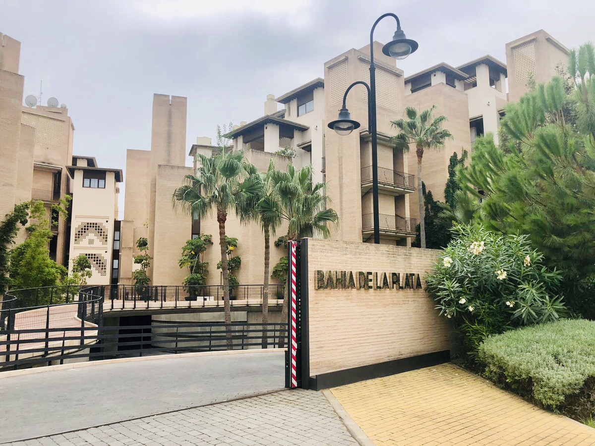 https://cdn.resales-online.com/public/nvld4a9hqd/properties/gjsbnmrilvpvdfb/w1200/1-7980e48d732b6fc85c14b43b94d2aa54.jpg?v=1593360707