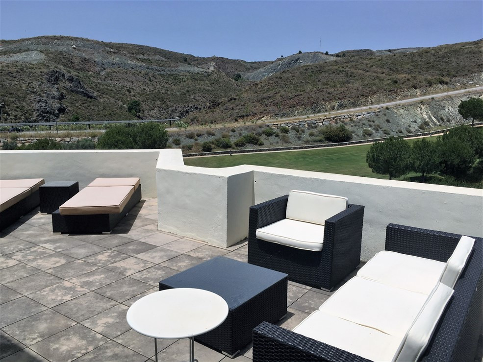https://cdn.resales-online.com/public/qqjj8eevfi/properties/cbmygjlqtgqrasy/w1200/1-7980e48d732b6fc85c14b43b94d2aa54.jpg?v=1612957455