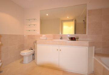 https://cdn.resales-online.com/public/lahrid967e/properties/zwbclnyyukzguob/w1200/11-20939a0134ad724a8cb2a801094d15a4.jpg?v=1592502615