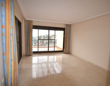 https://cdn.resales-online.com/public/lahrid967e/properties/zwbclnyyukzguob/w1200/13-5fd73dea700db77384c091ca9818b1a9.jpg?v=1592502615