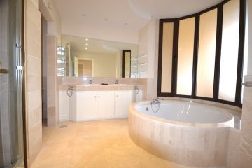https://cdn.resales-online.com/public/lahrid967e/properties/zwbclnyyukzguob/w1200/5-3595ad71cbd87be6c3643a4285ef4791.jpg?v=1592502615
