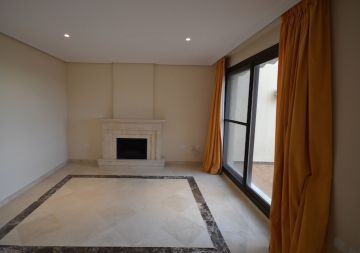 https://cdn.resales-online.com/public/lahrid967e/properties/zwbclnyyukzguob/w1200/6-241328e1bcc9c0d8ce1222beb6c967a8.jpg?v=1592502615